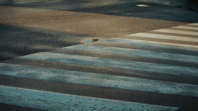 Widoczność na drodze: Odblaski ratują życie!