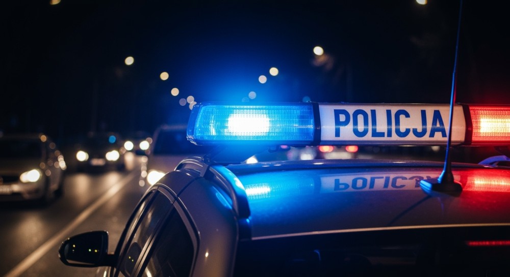 Kobieta uderzyła policjanta i znieważyła funkcjonariuszy podczas interwencji w sprawie przemocy domowej